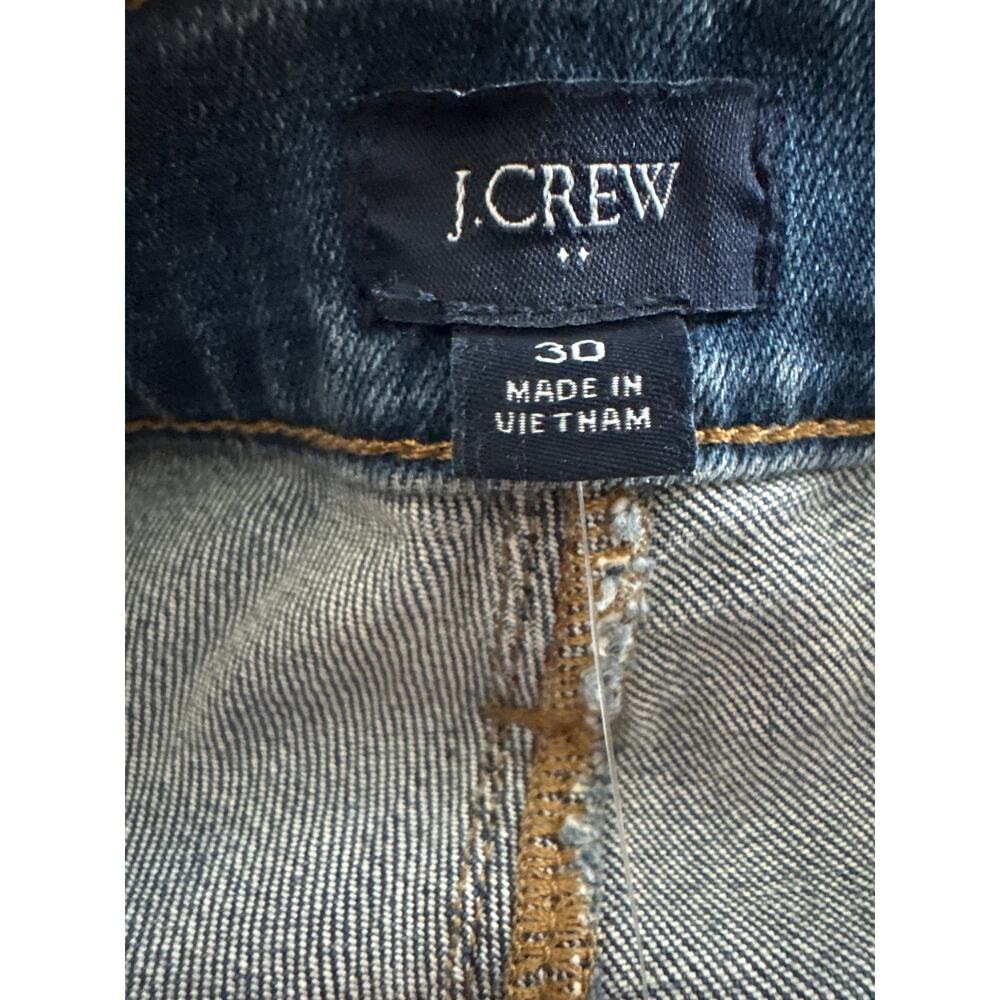 J. Crew Classic Denim Shorts in Dark Pacific Blue Wash Size 30 - Picture 7 of 9